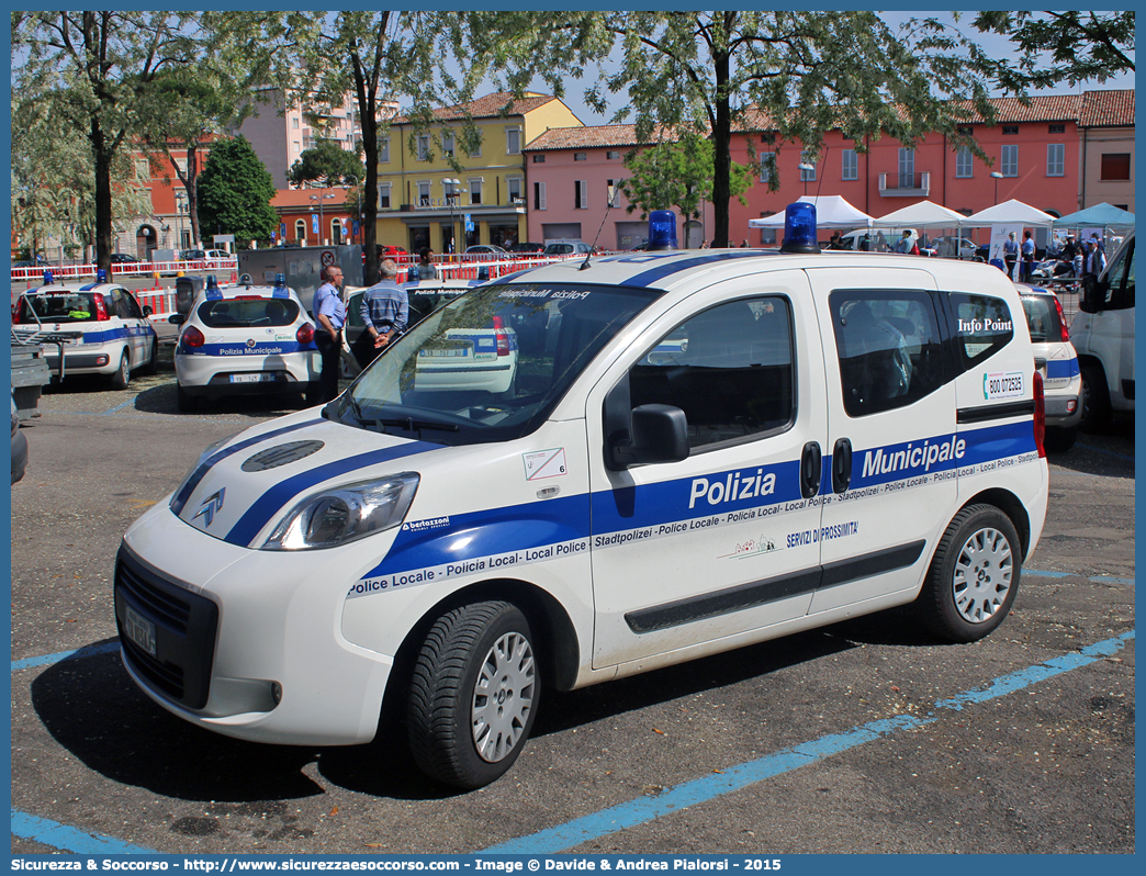 Polizia Locale YA813AJ
Polizia Municipale
Unione Comuni della Bassa Romagna
Citroen Nemo I serie
Allestitore Bertazzoni S.r.l.
Parole chiave: Polizia;Locale;Municipale;Bassa Romagna;Alfonsine;Bagnacavallo;Bagnara di Romagna;Conselice;Cotignola;Fusignano;Lugo;Massa Lombarda;Sant&#039;Agata sul Santerno;Sant Agata sul Santerno;Citroen;Nemo;Bertazzoni