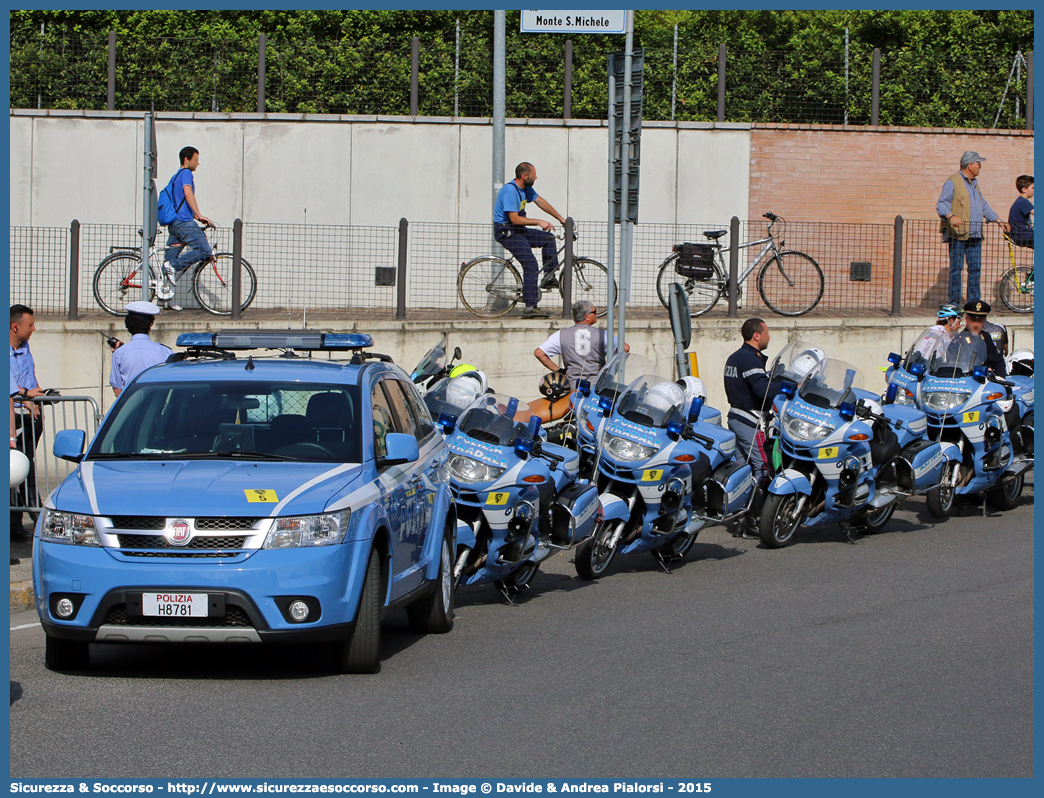 Polizia H8781
Polizia di Stato
Polizia Stradale
Fiat Freemont
Parole chiave: PS;P.S.;Polizia;di;Stato;Pubblica;Sicurezza;Stradale;Fiat;Freemont;H8781