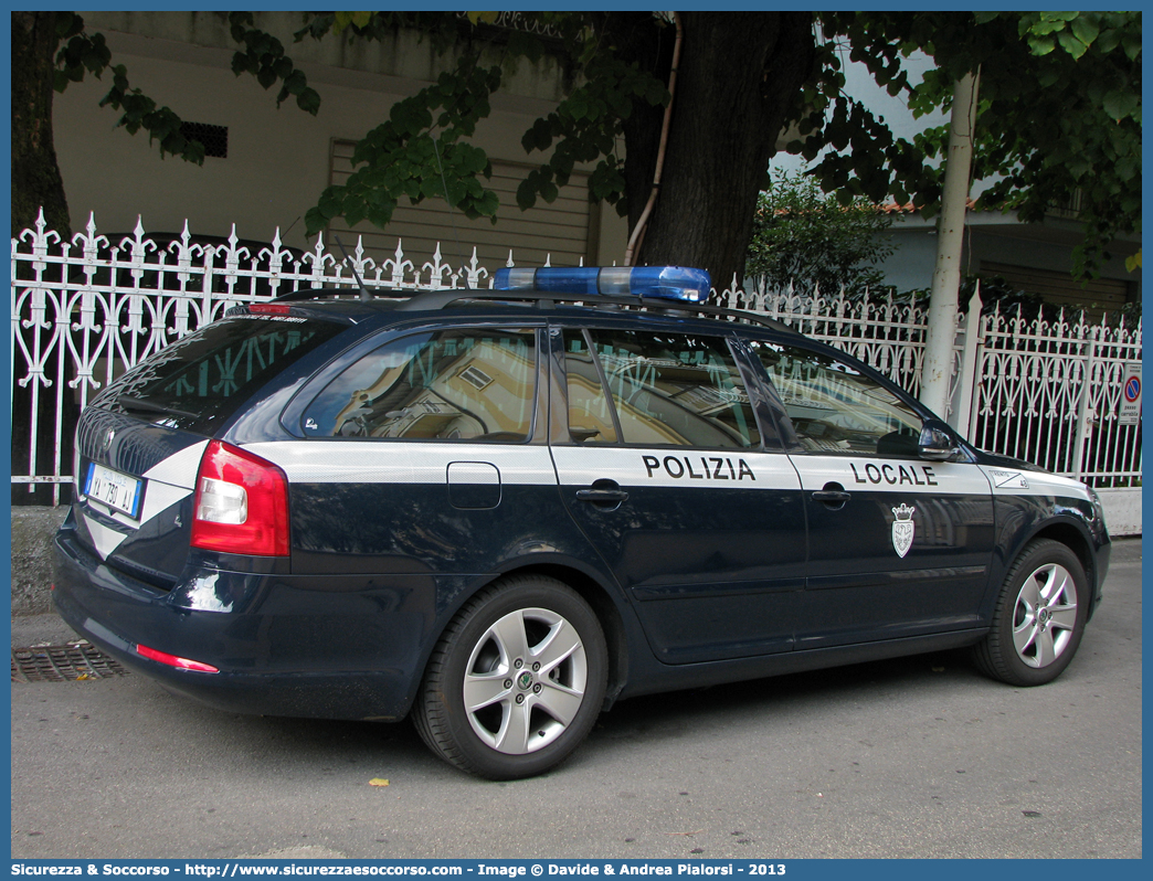 Polizia Locale YA730AJ
Polizia Locale
Comune di Trento
Skoda Octavia Wagon III serie
Allestitore Focaccia Group S.r.l.
Parole chiave: Polizia;Locale;Municipale;Trento;Skoda;Octavia;Wagon;Station;SW;S.W.;Focaccia