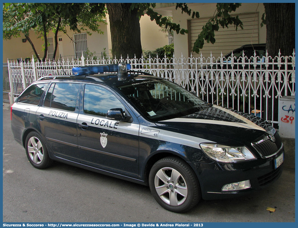 Polizia Locale YA730AJ
Polizia Locale
Comune di Trento
Skoda Octavia Wagon III serie
Allestitore Focaccia Group S.r.l.
Parole chiave: Polizia;Locale;Municipale;Trento;Skoda;Octavia;Wagon;Station;SW;S.W.;Focaccia