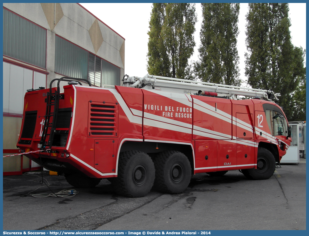 VF 25404
Corpo Nazionale Vigili del Fuoco
Nucleo Aeroportuale
Oshkosh Bai Striker E
Parole chiave: VVF;V.V.F.;Corpo;Nazionale;Vigili;del;Fuoco;Oshkosh;Striker E;Aeroportuale