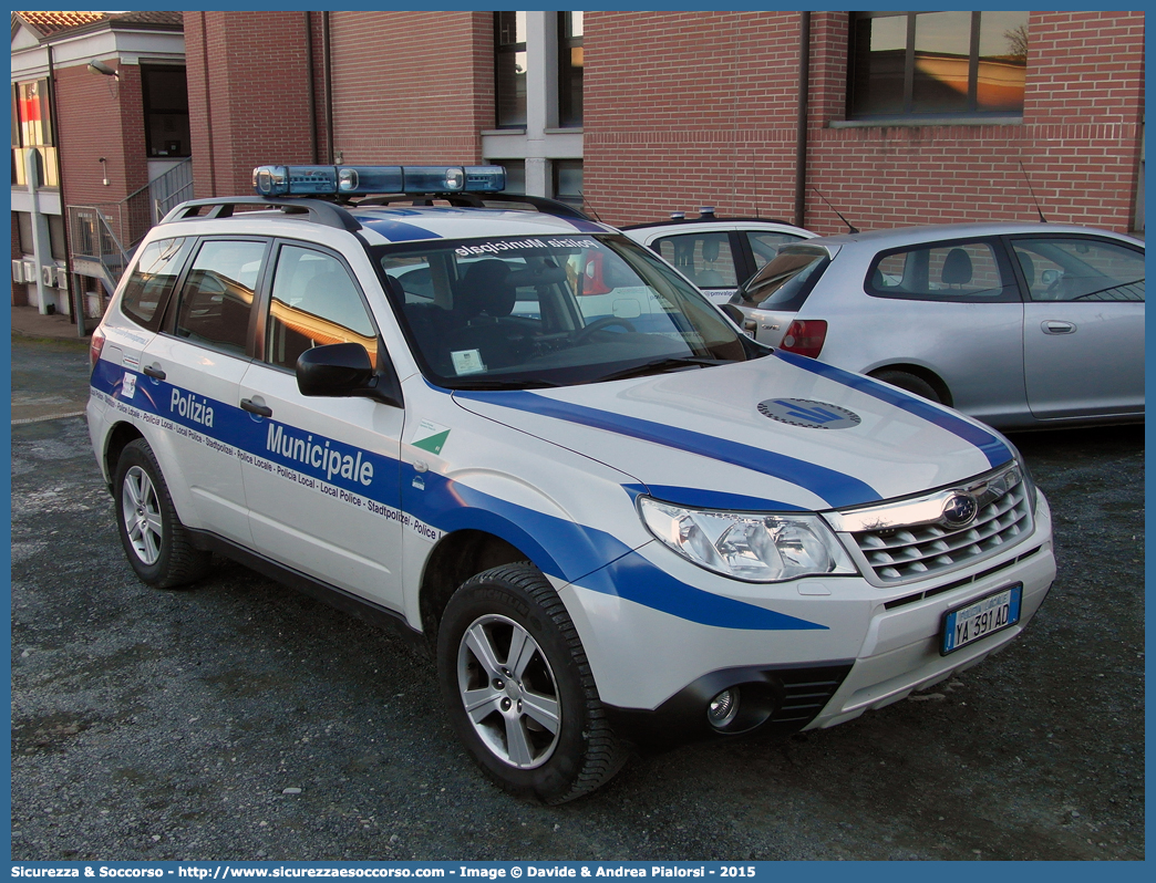 Polizia Locale YA391AD
Polizia Municipale
Unione Montana Appennino Parma Est
Subaru Forester V serie
Allestitore Cormar S.a.s.
Parole chiave: Polizia;Locale;Municipale;Parma Est;Langhirano;Lesignano de Bagni;Monchio delle Corti;Neviano degli Arduini;Palanzano;Tizzano Val Parma;Subaru;Forester;Cormar;YA391AD;YA 391 AD