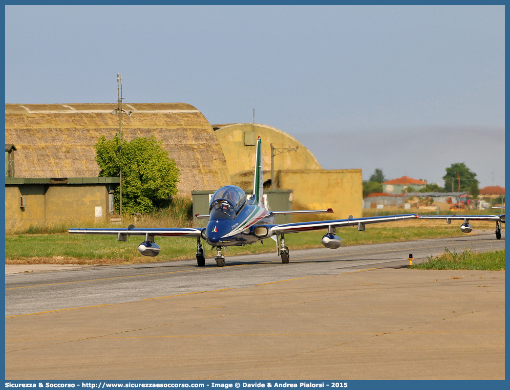 Pony 0
Aeronautica Militare Italiana
Aermacchi MB-339PAN
Livrea speciale 55° anniversario
Parole chiave: AM;A.M.I.;AMI;Aeronautica;Militare;Italiana;MB;339PAN