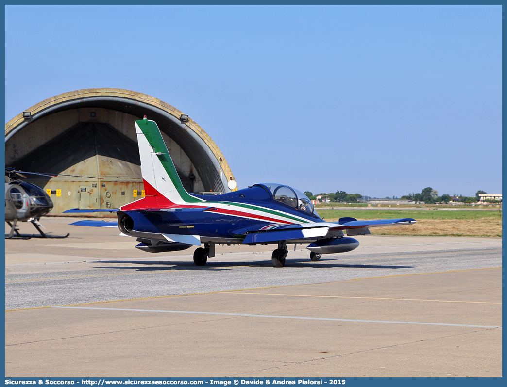 -
Aeronautica Militare Italiana
Aermacchi MB-339PAN
Parole chiave: AM;A.M.I.;AMI;Aeronautica;Militare;Italiana;MB;339PAN