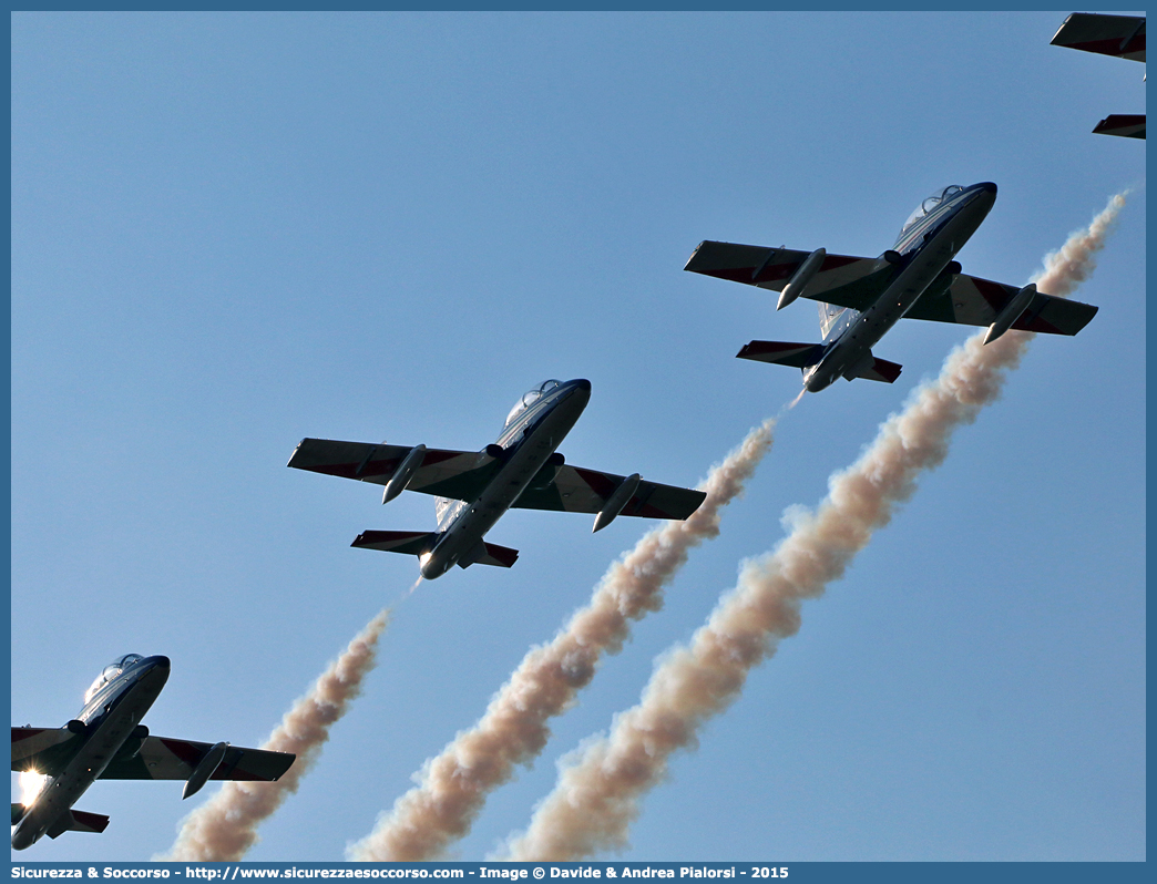 -
Aeronautica Militare Italiana
Aermacchi MB-339PAN
Parole chiave: AM;A.M.I.;AMI;Aeronautica;Militare;Italiana;MB;339PAN