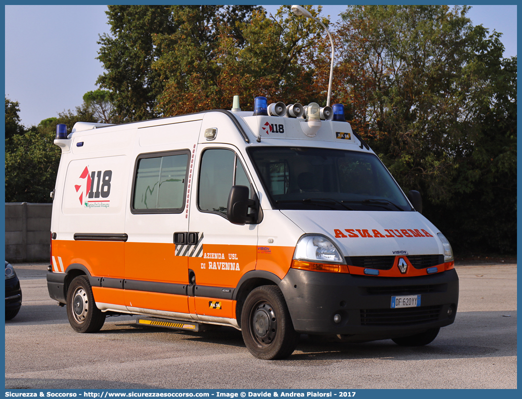 RA 26
118 Romagna Soccorso
Ambito Territoriale di Ravenna
Renault Master III serie
Allestitore Vision S.r.l.
Parole chiave: Renault;Master;118;Romagna;Ravenna;Soccorso;Ambulanza;Autoambulanza;Vision