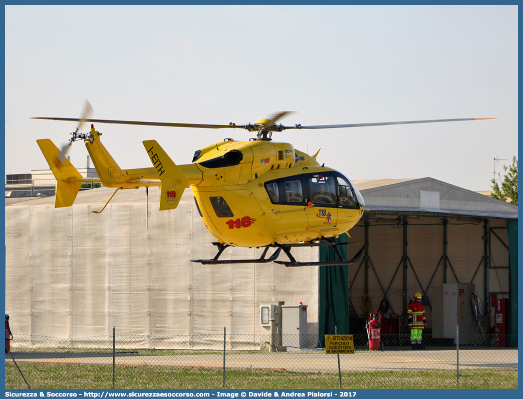 I-EITH
118 Regione Emilia Romagna
EuroCopter EC145
Base di Ravenna
Parole chiave: 118;Emilia Romagna;Ravenna;EuroCopter;EC;145;I-FNTS;Elicottero;Elisoccorso