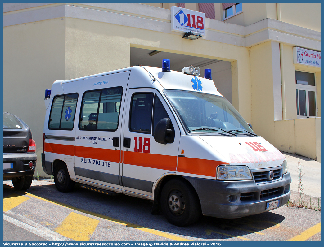 -
118 Sassari
ASL Olbia
Fiat Ducato II serie restyling
Allestitore Bollanti S.r.l.
(variante)
Parole chiave: 118;Olbia;Ambulanza;Fiat;Ducato;Bollanti