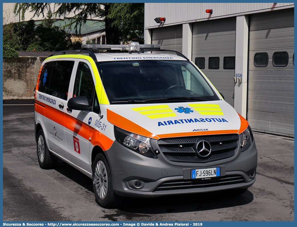 005-31
118 Trentino Emergenza
Mercedes Benz Classe V 4x4 III serie
Allestitore Aricar S.p.A.
(variante)
Parole chiave: 118;Trentino;Emergenza;Trento;Automedica;Auto Medica;Automedicalizzata;Auto Medicalizzata;Autosanitaria;Auto Sanitaria;Mercedes Benz;Classe V;Vito;4x4;4 x 4;Aricar