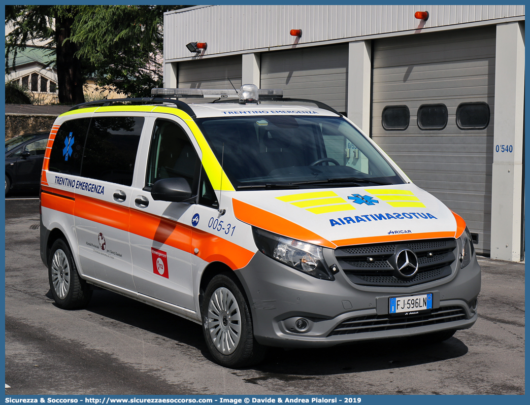 005-31
118 Trentino Emergenza
Mercedes Benz Classe V 4x4 III serie
Allestitore Aricar S.p.A.
(variante)
Parole chiave: 118;Trentino;Emergenza;Trento;Automedica;Auto Medica;Automedicalizzata;Auto Medicalizzata;Autosanitaria;Auto Sanitaria;Mercedes Benz;Classe V;Vito;4x4;4 x 4;Aricar