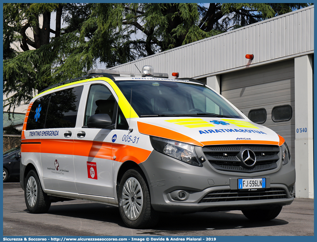 005-31
118 Trentino Emergenza
Mercedes Benz Classe V 4x4 III serie
Allestitore Aricar S.p.A.
(variante)
Parole chiave: 118;Trentino;Emergenza;Trento;Automedica;Auto Medica;Automedicalizzata;Auto Medicalizzata;Autosanitaria;Auto Sanitaria;Mercedes Benz;Classe V;Vito;4x4;4 x 4;Aricar