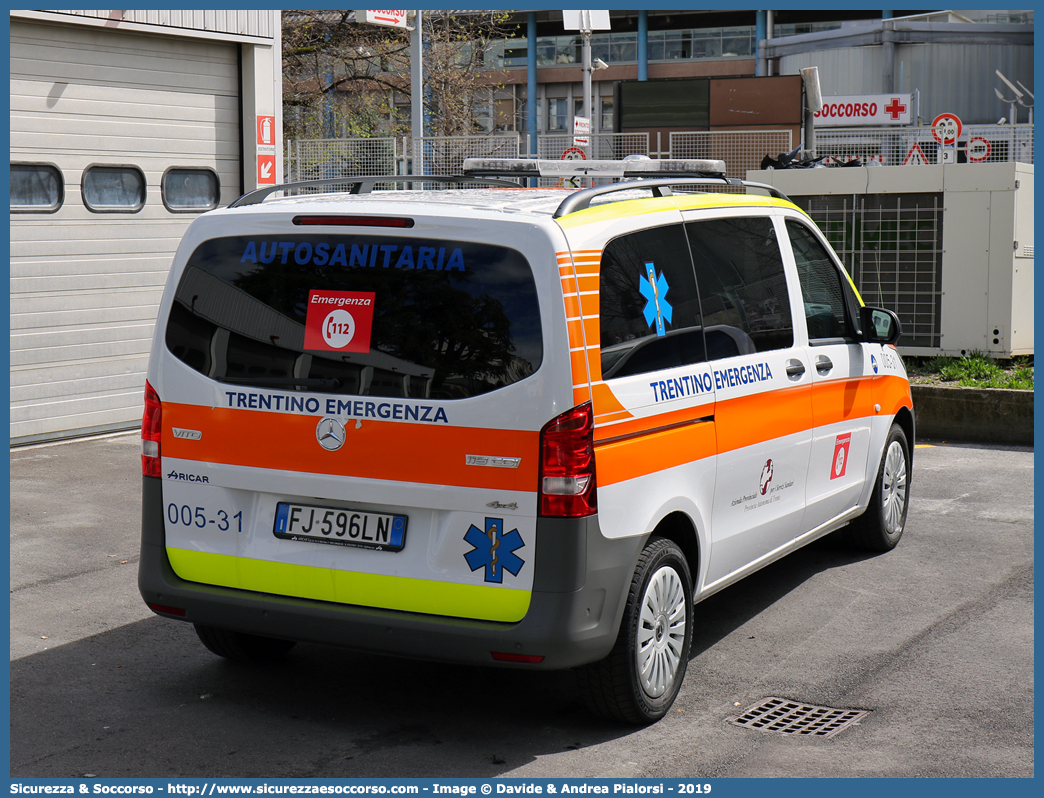 005-31
118 Trentino Emergenza
Mercedes Benz Classe V 4x4 III serie
Allestitore Aricar S.p.A.
(variante)
Parole chiave: 118;Trentino;Emergenza;Trento;Automedica;Auto Medica;Automedicalizzata;Auto Medicalizzata;Autosanitaria;Auto Sanitaria;Mercedes Benz;Classe V;Vito;4x4;4 x 4;Aricar