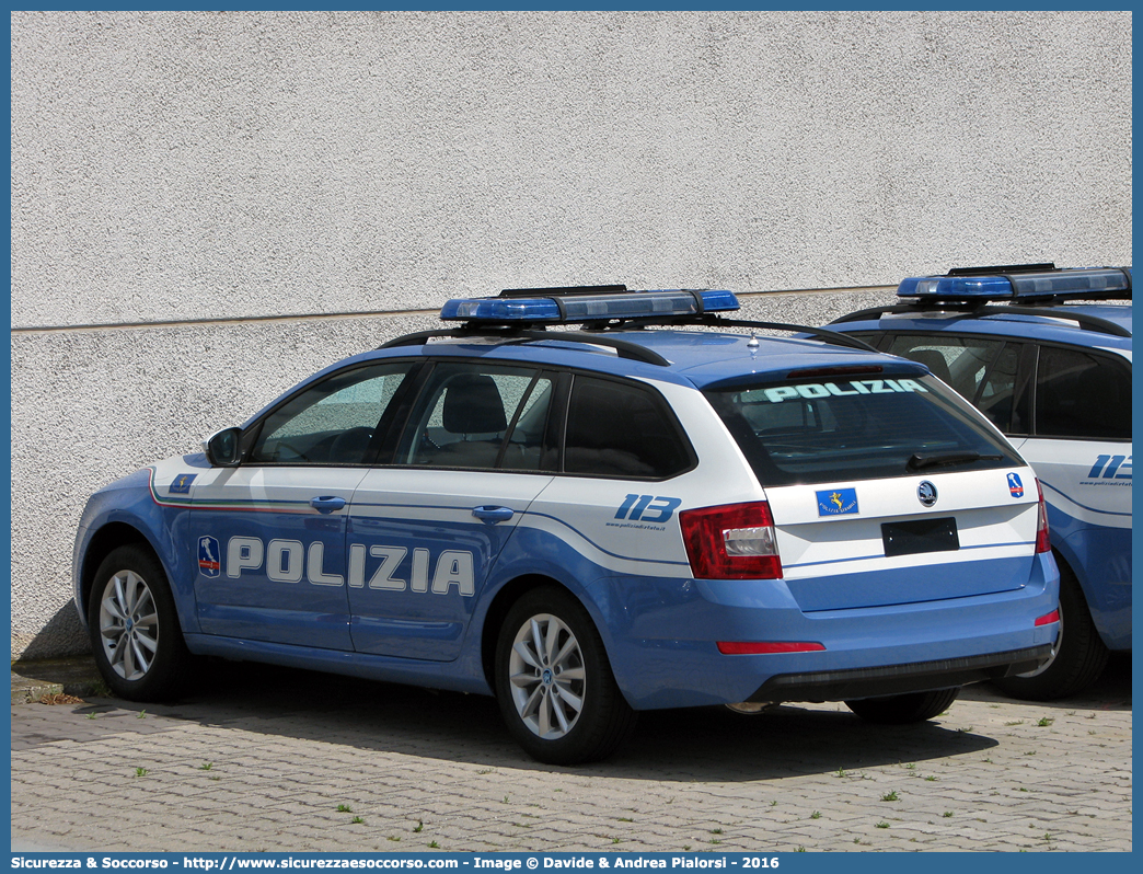 -
Polizia di Stato
Polizia Stradale
Autostrade per l'Italia S.p.A.
Skoda Octavia Wagon IV serie
Allestitore Focaccia Group S.r.l.
(III fornitura)
Parole chiave: Polizia di Stato;Polizia Stradale;Autostrade per Italia S.p.A.;Autostrade S.p.A.;Autostrade;Italia;Skoda;Octavia;Wagon;Station;SW;S.W.;Focaccia