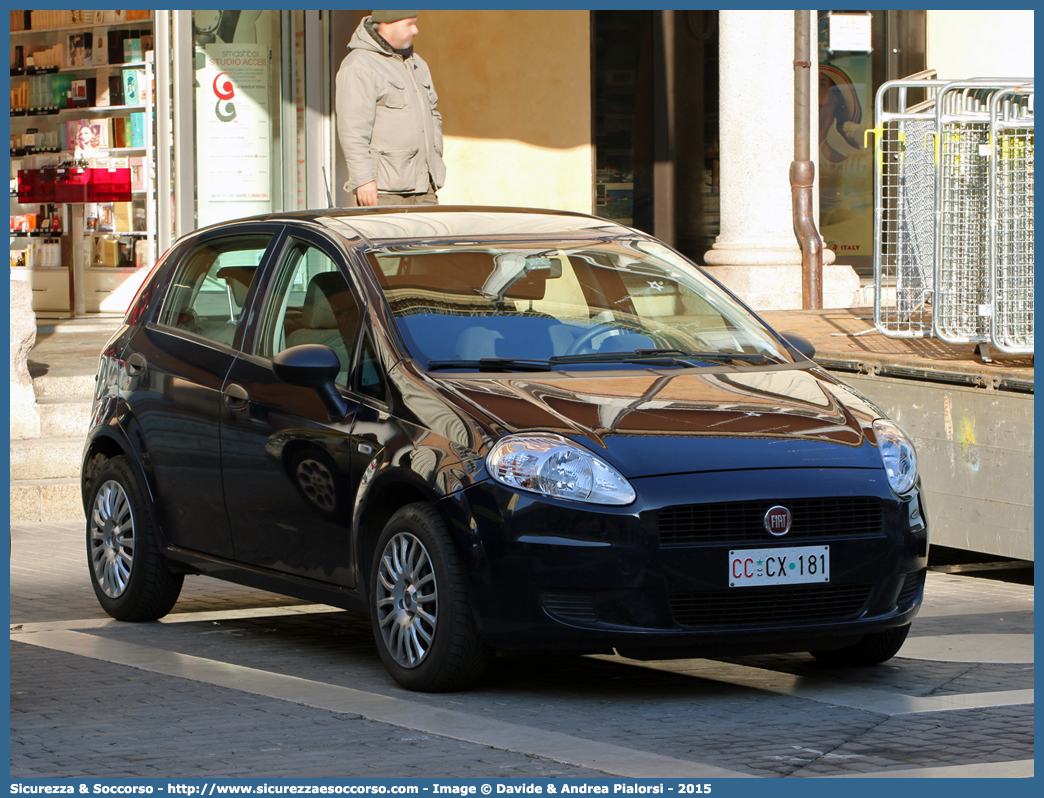 CC CX181
Arma dei Carabinieri
Fiat Grande Punto
Parole chiave: CC;C.C.;Arma;dei;Carabinieri;Fiat;Grande;Punto