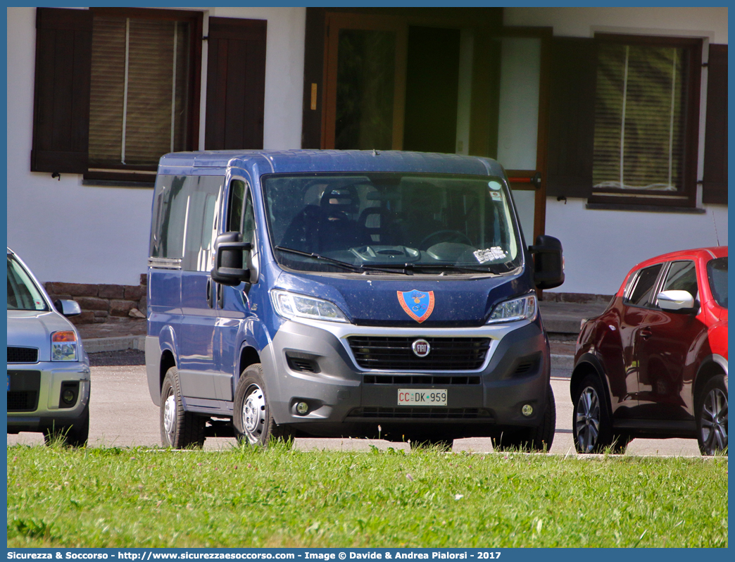 CC DK959
Arma dei Carabinieri
Gruppo Sportivo
Fiat Ducato III serie restyling
Parole chiave: CC;C.C.;dei;Arma;Carabinieri;Gruppo;Sportivo;Bus;Minibus;Fiat;Ducato;X290;X 290