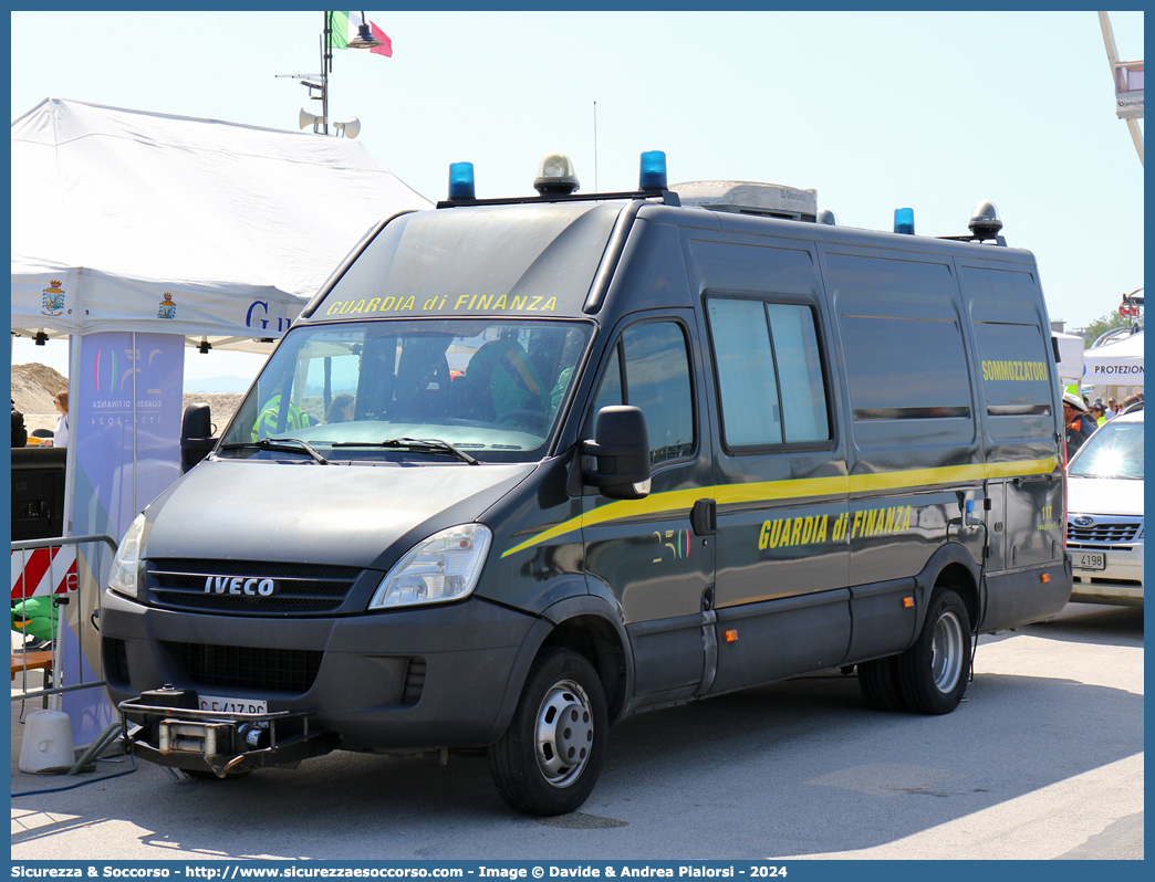 GdiF 417BC
Guardia di Finanza
Iveco Daily 50C18 IV serie
Officina Mobile
Allestitore Elevox S.r.l.
(variante)
Parole chiave: GdiF;G.D.F.;GDF;Guardia di Finanza;R.O.A.N.;Iveco;Daily;50C18;Elevox