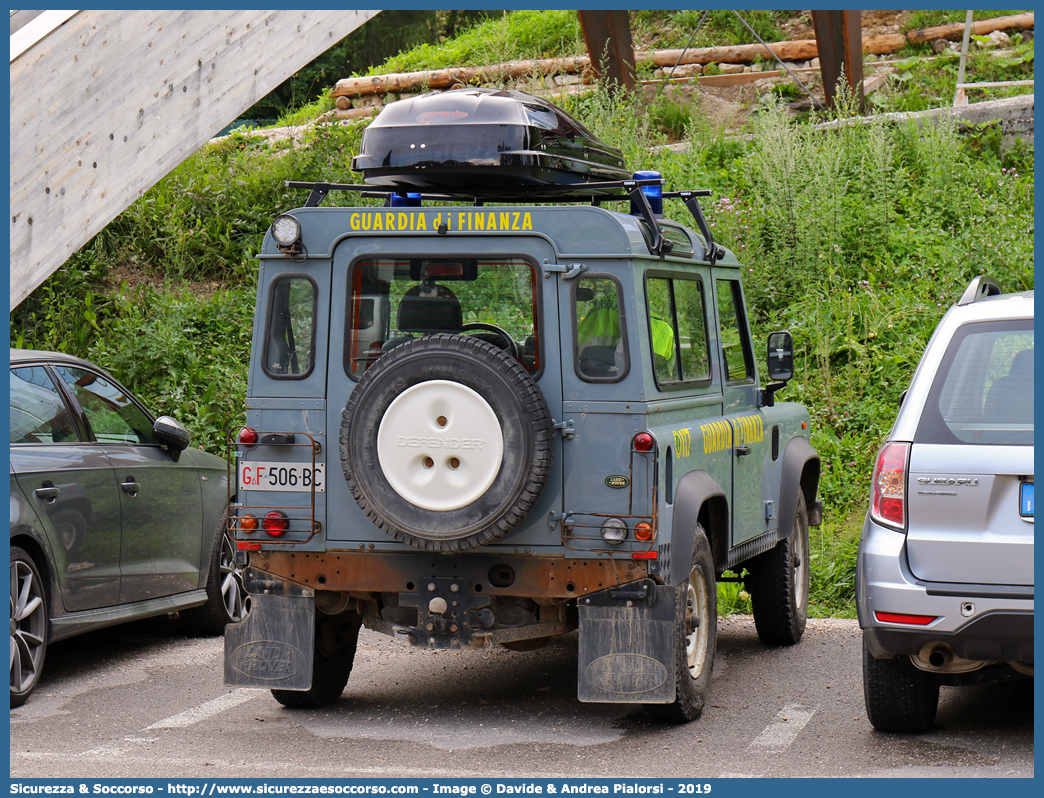 GdiF 506BC
Guardia di Finanza
S.A.G.F.
Land Rover Defender 90
(variante)
Parole chiave: GdiF;G.D.F.;GDF;Guardia di Finanza;S.A.G.F.;SAGF;Soccorso Alpino;Land Rover;Defender 90;506BC