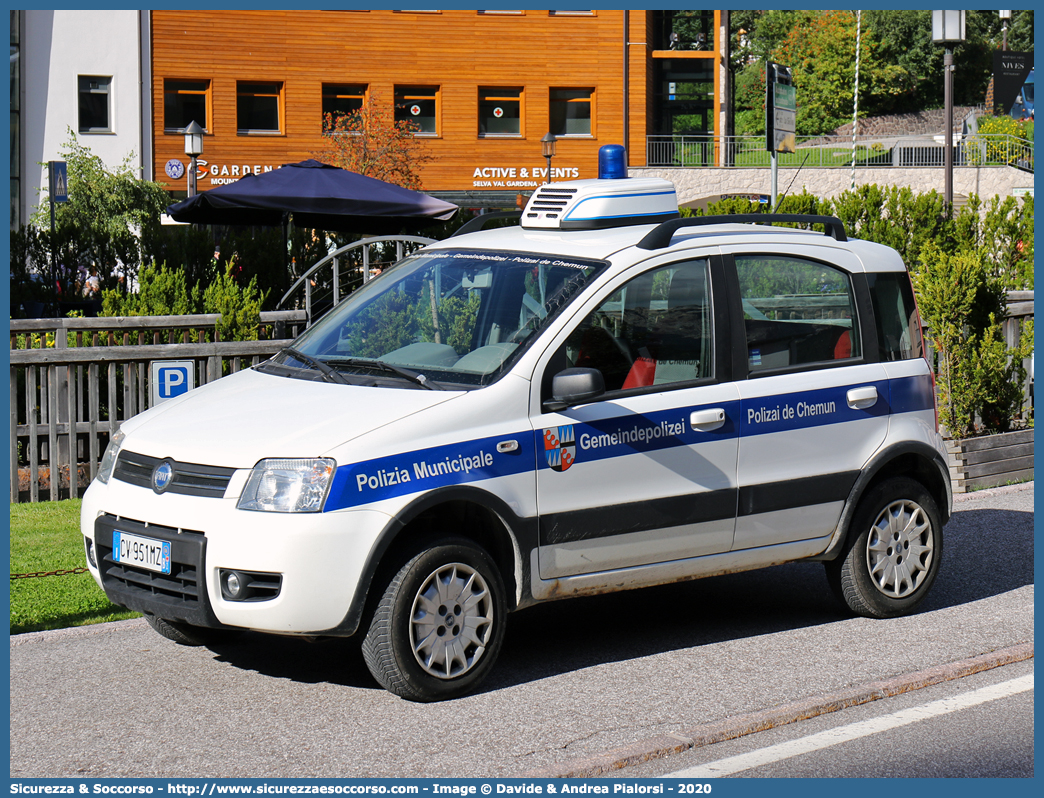 -
Polizia Municipale
Comune di Selva di Val Gardena
Fiat Nuova Panda 4x4 I serie
Parole chiave: Polizia;Locale;Municipale;Gemeindepolizei;De Comun;Selva;Val Gardena;Fiat;Panda;4x4