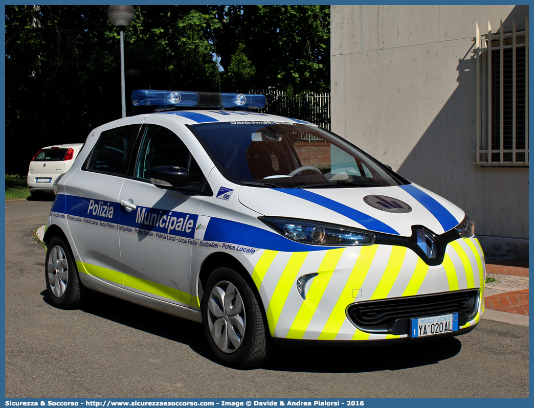 Polizia Locale YA020AL
Polizia Municipale
Unione Comuni
della Romagna Faentina
Renault Zoe
Allestitore Focaccia Group S.r.l.
Parole chiave: Polizia;Locale;Municipale;Unione;Romagna;Faentina;Faenza;Brisighella;Casola Valsenio;Castel Bolognese;Riolo Terme;Solarolo;Renault;Zoe;Focaccia