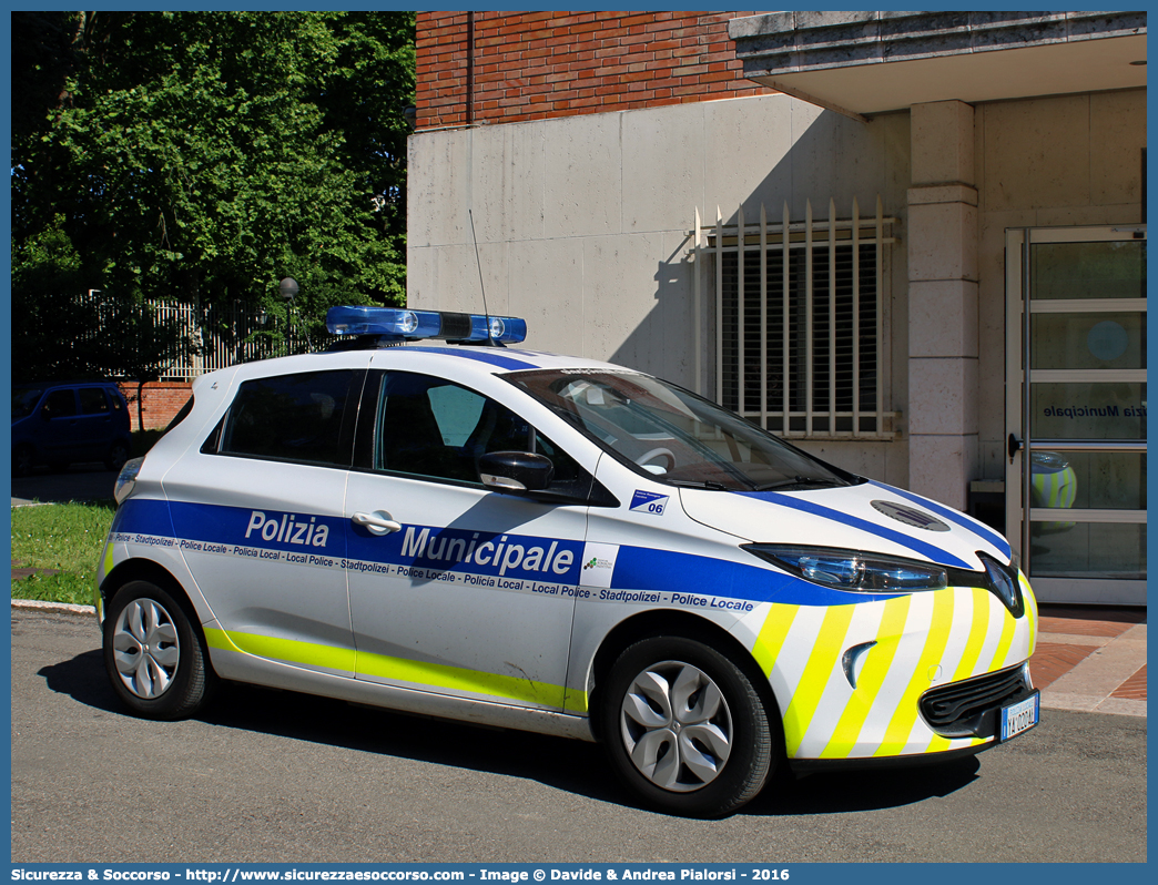 Polizia Locale YA020AL
Polizia Municipale
Unione Comuni
della Romagna Faentina
Renault Zoe
Allestitore Focaccia Group S.r.l.
Parole chiave: Polizia;Locale;Municipale;Unione;Romagna;Faentina;Faenza;Brisighella;Casola Valsenio;Castel Bolognese;Riolo Terme;Solarolo;Renault;Zoe;Focaccia