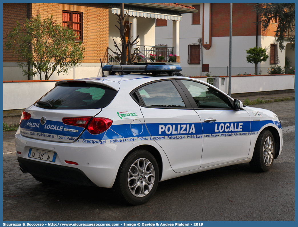 Polizia Locale YA325AL
Polizia Locale
Unione Comuni della Bassa Romagna
Alfa Romeo Nuova Giulietta
I serie II restyling
Parole chiave: Polizia;Locale;Municipale;Bassa Romagna;Alfonsine;Bagnacavallo;Bagnara di Romagna;Conselice;Cotignola;Fusignano;Lugo;Massa Lombarda;Sant;Agata sul Santerno;Sant Agata sul Santerno;Alfa Romeo;Giulietta