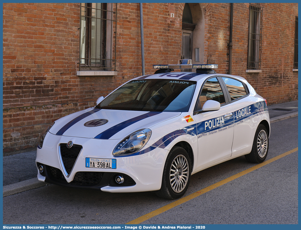 Polizia Locale YA398AL
Polizia Municipale
Comune di Ravenna
Alfa Romeo Nuova Giulietta
I serie II restyling
Parole chiave: Polizia;Locale;Municipale;Ravenna;Alfa Romeo;Nuova Giulietta