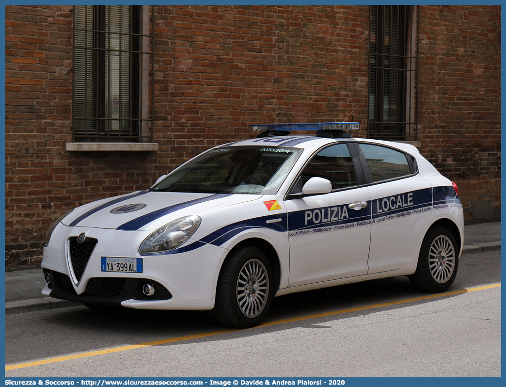 Polizia Locale YA399AL
Polizia Municipale
Comune di Ravenna
Alfa Romeo Nuova Giulietta
I serie II restyling
Parole chiave: Polizia;Locale;Municipale;Ravenna;Alfa Romeo;Nuova Giulietta