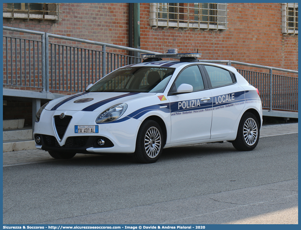 Polizia Locale YA401AL
Polizia Municipale
Comune di Ravenna
Alfa Romeo Nuova Giulietta
I serie II restyling
Parole chiave: Polizia;Locale;Municipale;Ravenna;Alfa Romeo;Nuova Giulietta