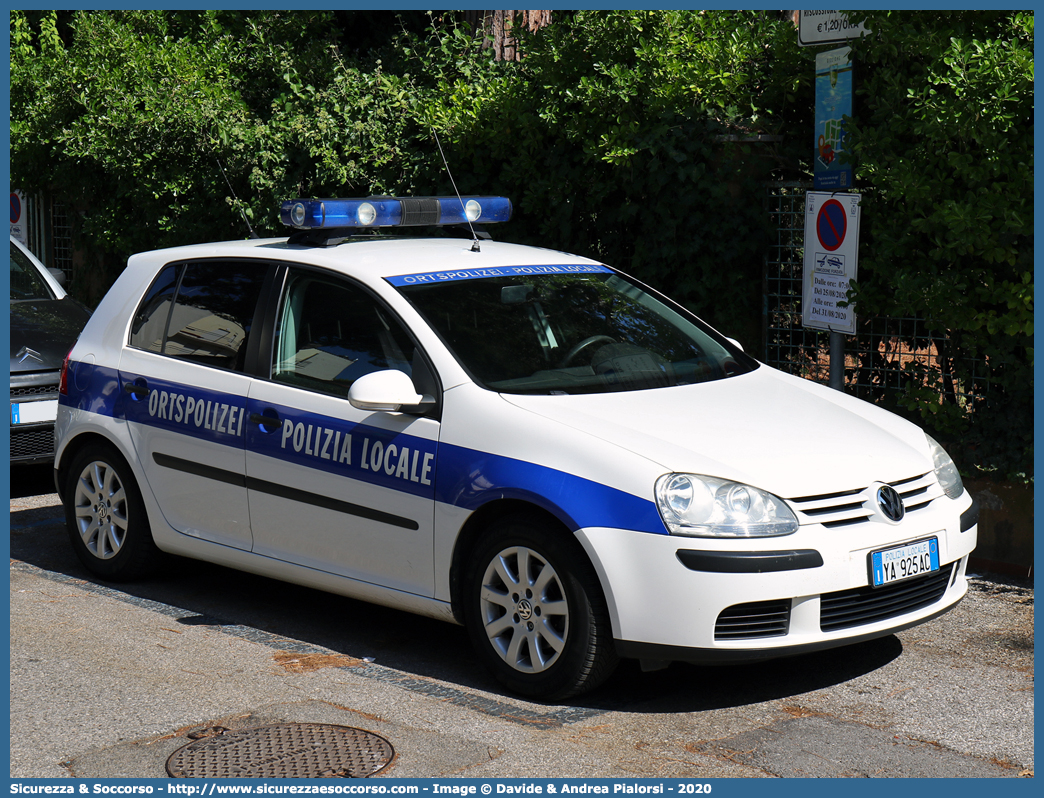 Polizia Locale YA925AC
Polizia Municipale
Comune di Lagundo
Volkswagen Golf V serie
Parole chiave: PL;PM;P.L.;P.M.;Polizia;Locale;Municipale;Lagundo;Algund;Volkswagen;Golf