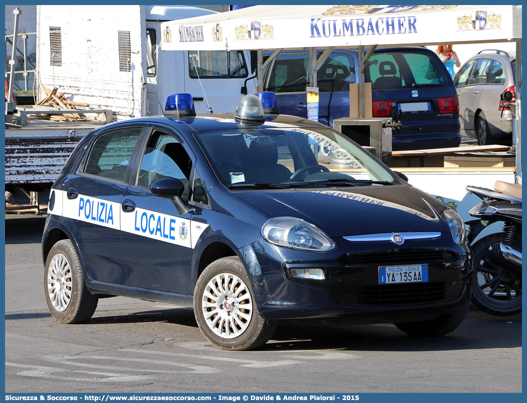 Polizia Locale YA135AA
Polizia Locale
Comune di Alberobello
Fiat Punto Evo
Parole chiave: Polizia;Locale;Municipale;Alberobello;Fiat;Punto