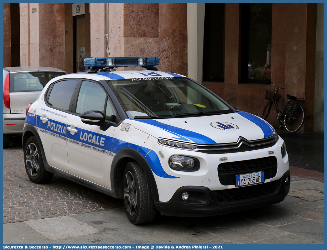 Polizia Locale YA263AP
Polizia Locale
Unione Comuni della Bassa Romagna
Citroen C3 III serie
Allestitore Focaccia Group S.r.l.
Parole chiave: Polizia;Locale;Municipale;Bassa Romagna;Alfonsine;Bagnacavallo;Bagnara di Romagna;Conselice;Cotignola;Fusignano;Lugo;Massa Lombarda;Sant;Agata sul Santerno;Sant Agata sul Santerno;Citroen;C3;Focaccia