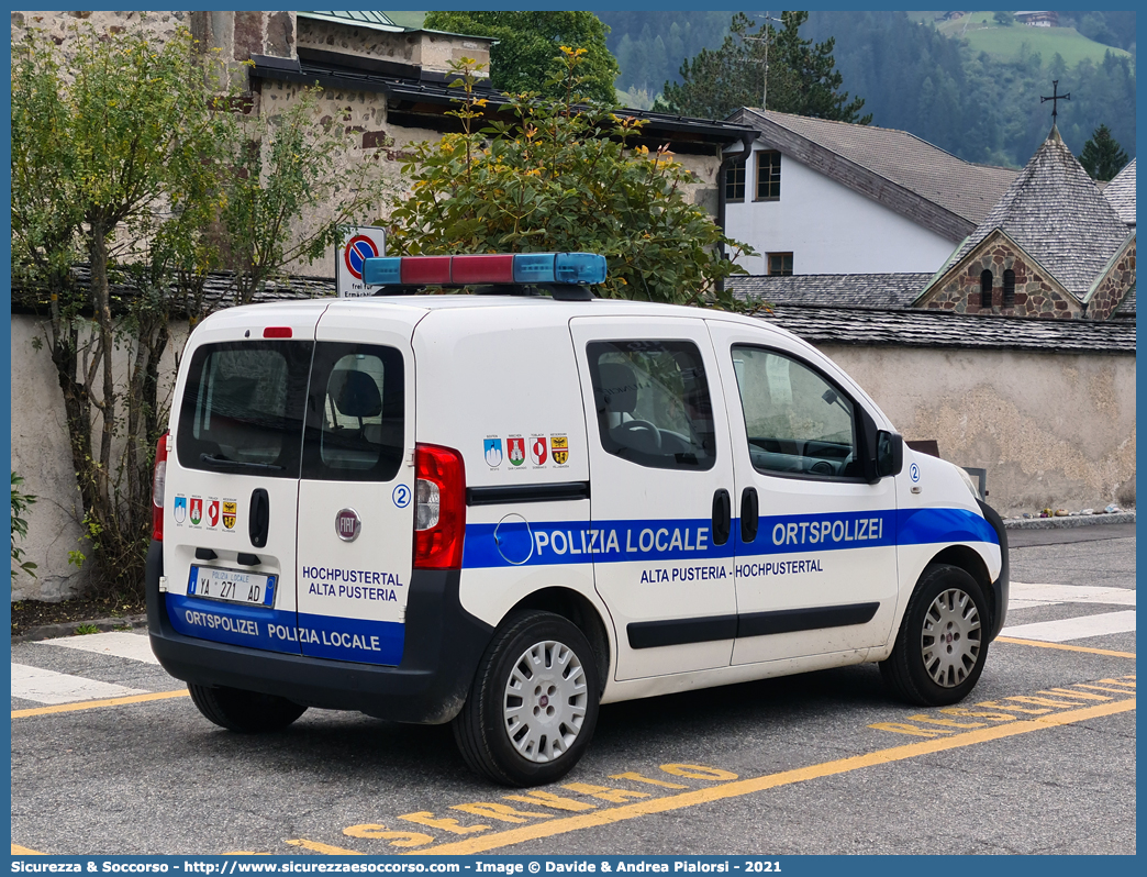 Polizia Locale YA271AD
Polizia Locale
Servizio Associato Alta Pusteria
Fiat Nuovo Fiorino Combi
Parole chiave: Polizia;Locale;Municipale;Gemeindepolizei;Alta;Pusteria;Hochpustertal;San Candido;Innichen;Sesto;Sexten;Dobbiaco;Toblach;Villabassa;Niederdorf;Fiat;Nuovo Fiorino;Combi;Qubo