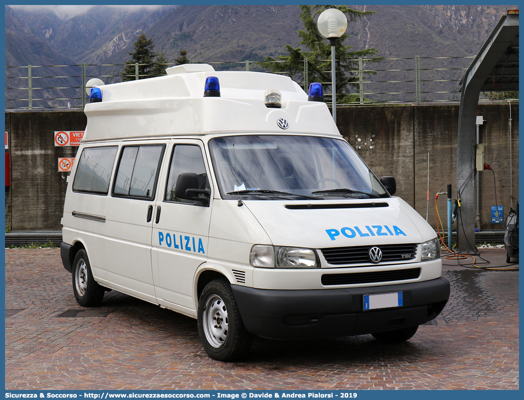 -
Polizia di Stato
Servizio Sanitario
Volkswagen Transporter T4 restyling
Parole chiave: PS;P.S.;Polizia;di;Stato;Servizio;Sanitario;Volkswagen;Transporter;T4