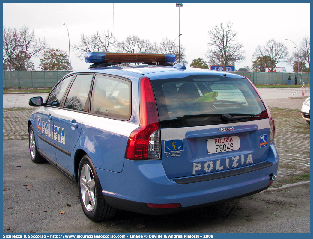 Polizia F9046
Polizia di Stato
Polizia Stradale
Autostrade per l'Italia S.p.A.
Volvo V50 II serie
Allestitore Focaccia Group S.r.l.
Parole chiave: Polizia di Stato;Polizia Stradale;Autostrade per l&#039;Italia S.p.A.;Autostrade S.p.A.;Autostrade;Italia;Volvo;V50;V 50;Focaccia