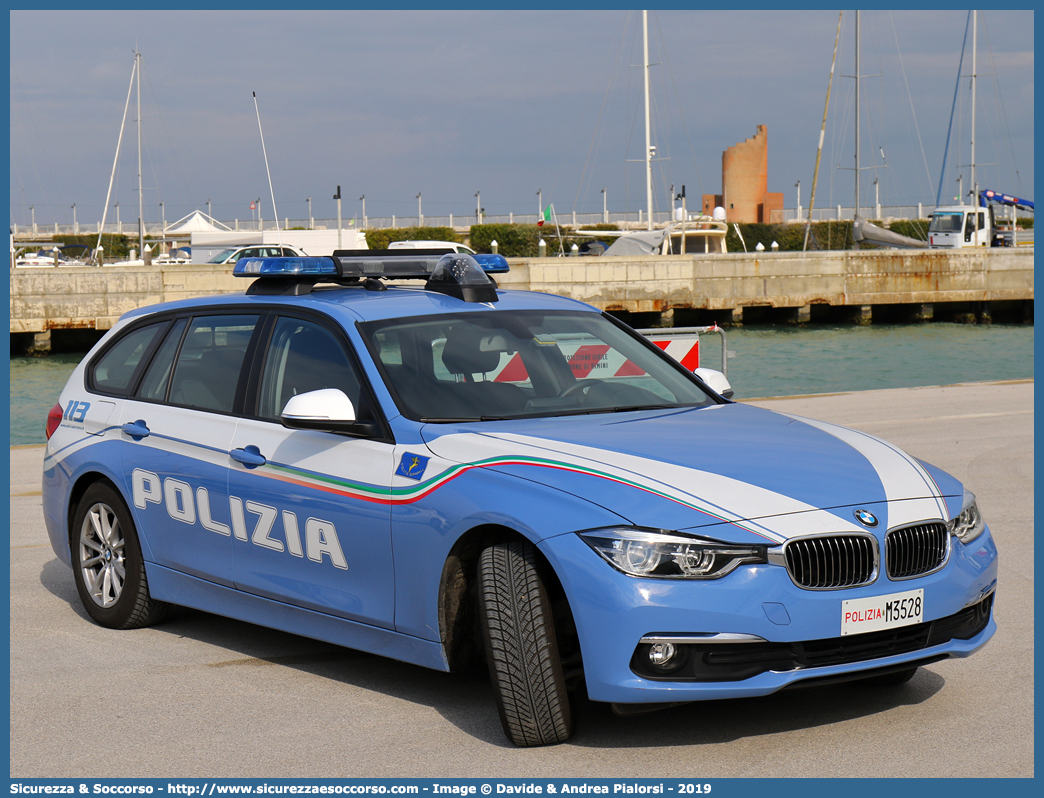 Polizia M3528
Polizia di Stato
Polizia Stradale
Bmw Serie 3 F31 Touring restyling
Allestitore Focaccia Group S.r.l.
Parole chiave: PS;P.S.;Polizia;di;Stato;Stradale;Bmw;Serie 3;F31;F 31;Touring;Focaccia