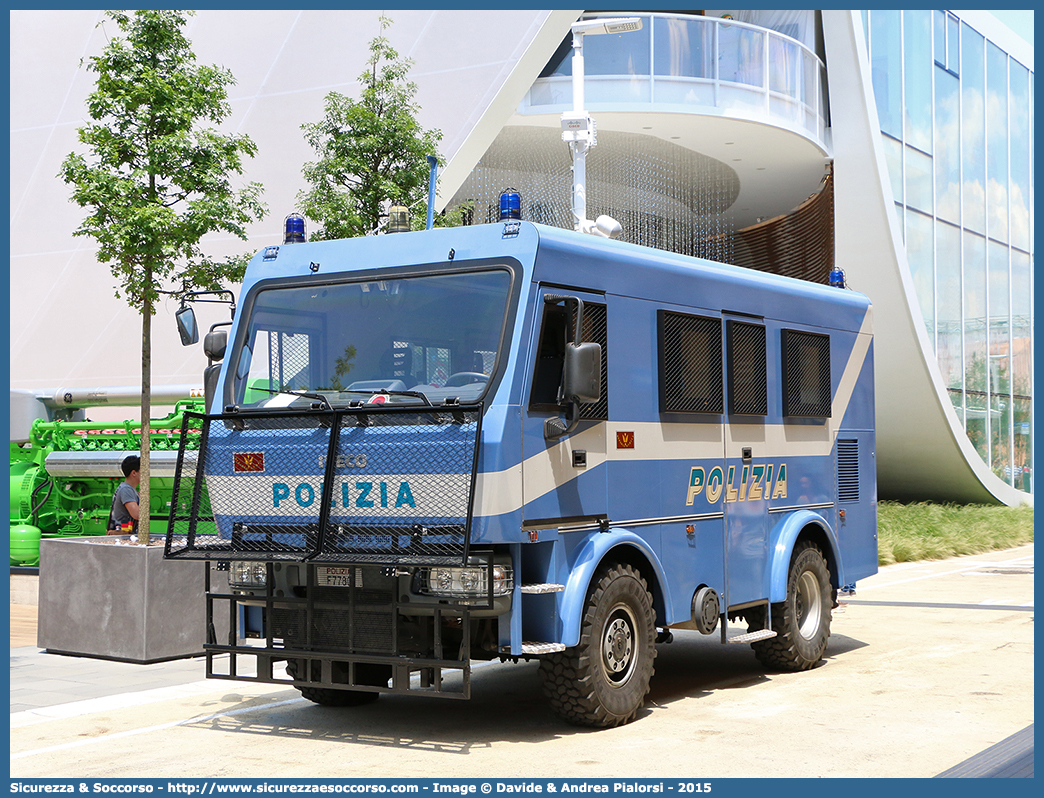 Polizia F7780
Polizia di Stato
Reparto Mobile
Iveco EuroCargo ML100E21 4x4
Allestitore Sperotto S.p.A.
Parole chiave: PS;P.S.;Polizia;di;Stato;Reparto;Mobile;Ordine;Pubblico;Iveco;EuroCargo;ML100E21;Sperotto