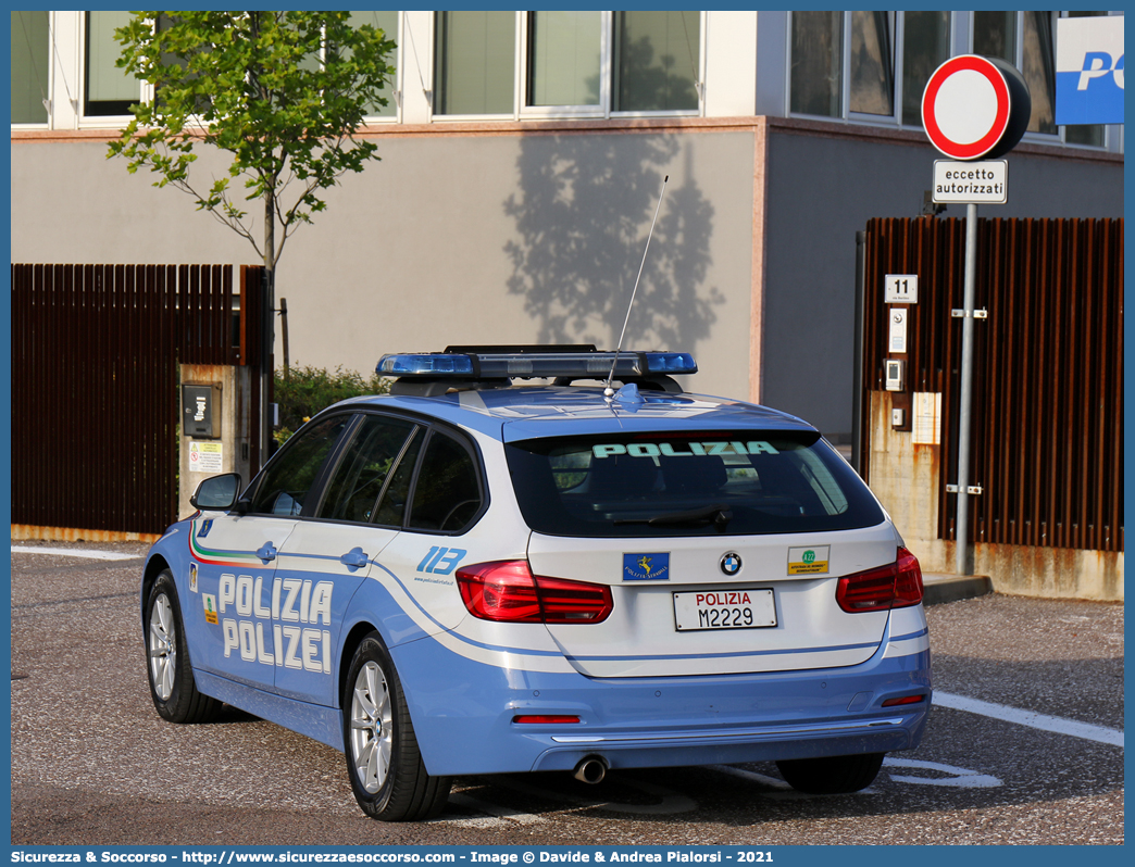 Polizia M2229
Polizia di Stato
Polizia Stradale
Autostrada del Brennero S.p.A.
Bmw Serie 3 F31 Touring
Allestitore Focaccia Group S.r.l.
Parole chiave: Polizia di Stato;Polizia Stradale;Autostrada del Brennero S.p.A.;Brenneroautobahn A.G.;Bmw;Serie 3;F31;F 31;Touring;Focaccia