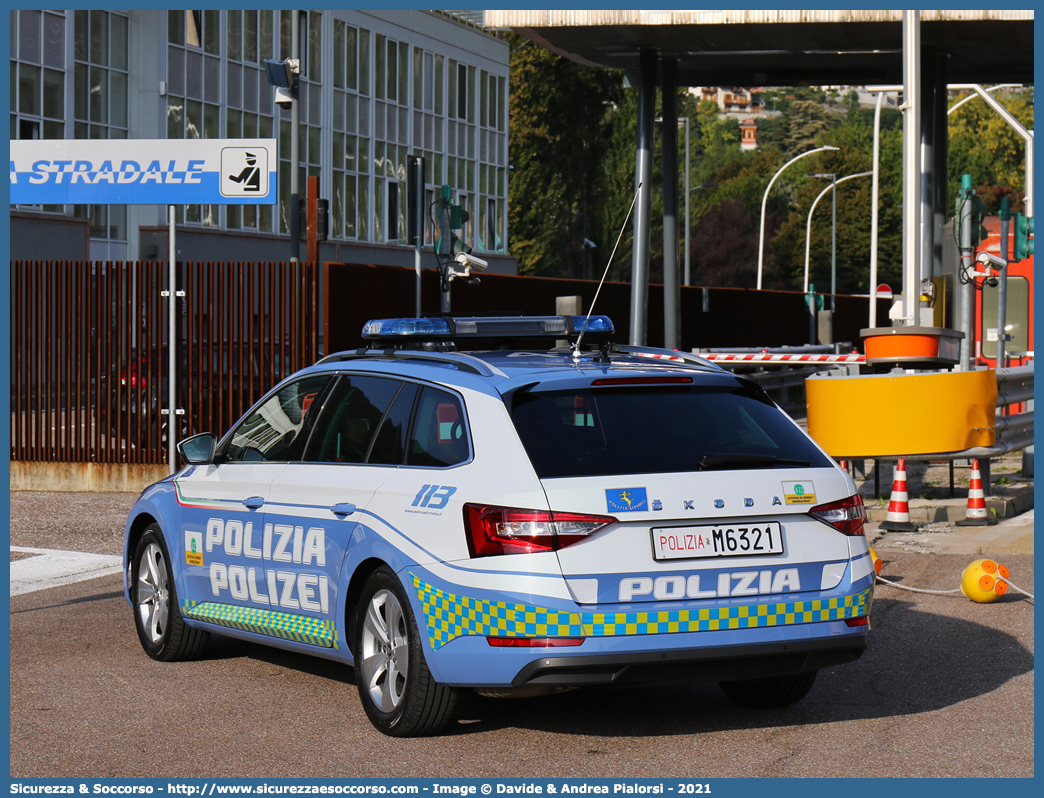 Polizia M6321
Polizia di Stato
Polizia Stradale
Autostrada del Brennero S.p.A.
Skoda Superb Wagon 4x4 III serie restyling
Allestitore Focaccia Group S.r.l.
Parole chiave: PS;P.S.;Polizia;di;Stato;Stradale;Autostrada del Brennero S.p.A.;Brenneroautobahn A.G.;Skoda;Superb;Wagon;Focaccia