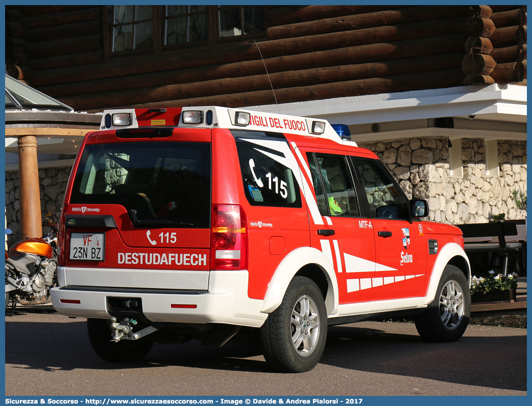 VF 23N BZ
Vigili del Fuoco Volontari Selva di Val Gardena
Freiwillige Feuerwehr Wolkenstein
Land Rover Discovery 3
Allestitore MobilTec GmbH
Parole chiave: VF;VFV;V.F.;V.F.V.;Vigili;Fuoco;Volontari;Freiwillige;Feuerwehr;Selva;Gardena;Wolkenstein;Land;Rover;Discovery;Mobiltec