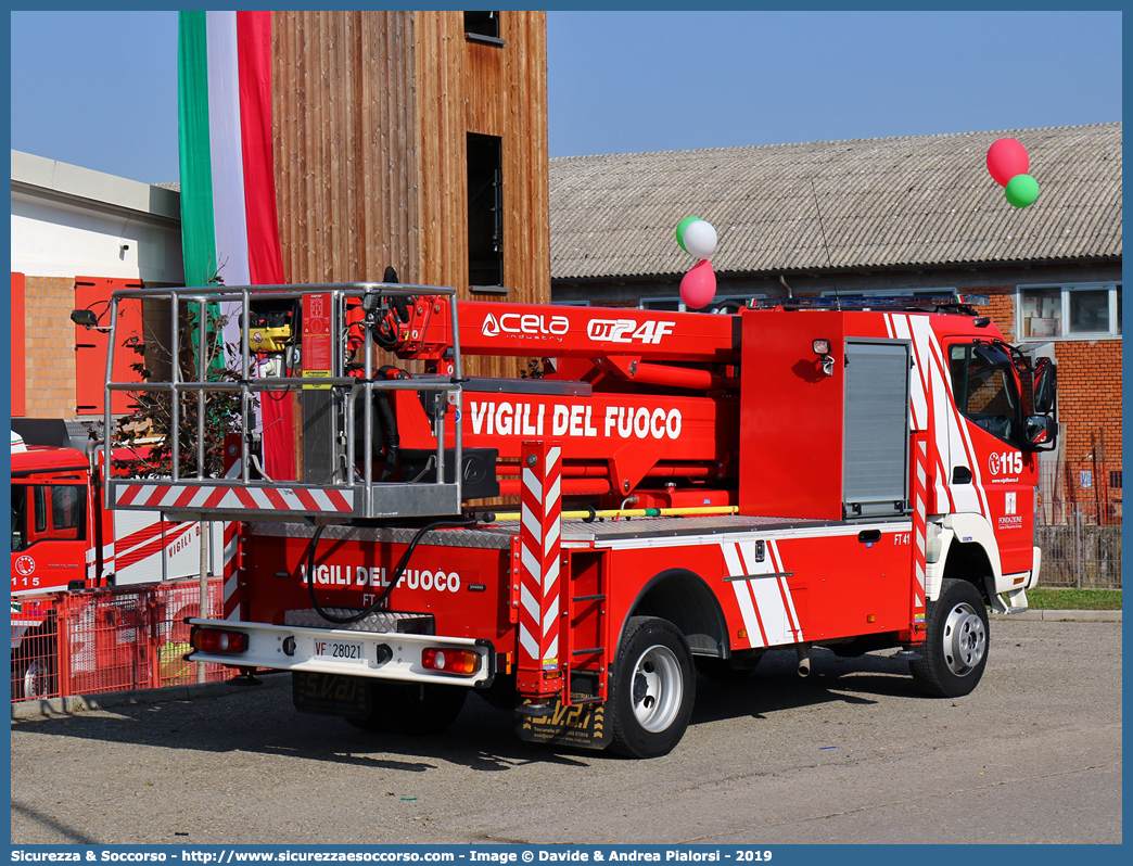 VF 28021
Corpo Nazionale Vigili del Fuoco
Mitsubishi Canter 6C18
Allestitore Cela S.r.l.
Parole chiave: VVF;V.V.F.;Corpo;Nazionale;Vigili;del;Fuoco;AutoScala;AS;Mitsubishi;Canter;6C18;Cela