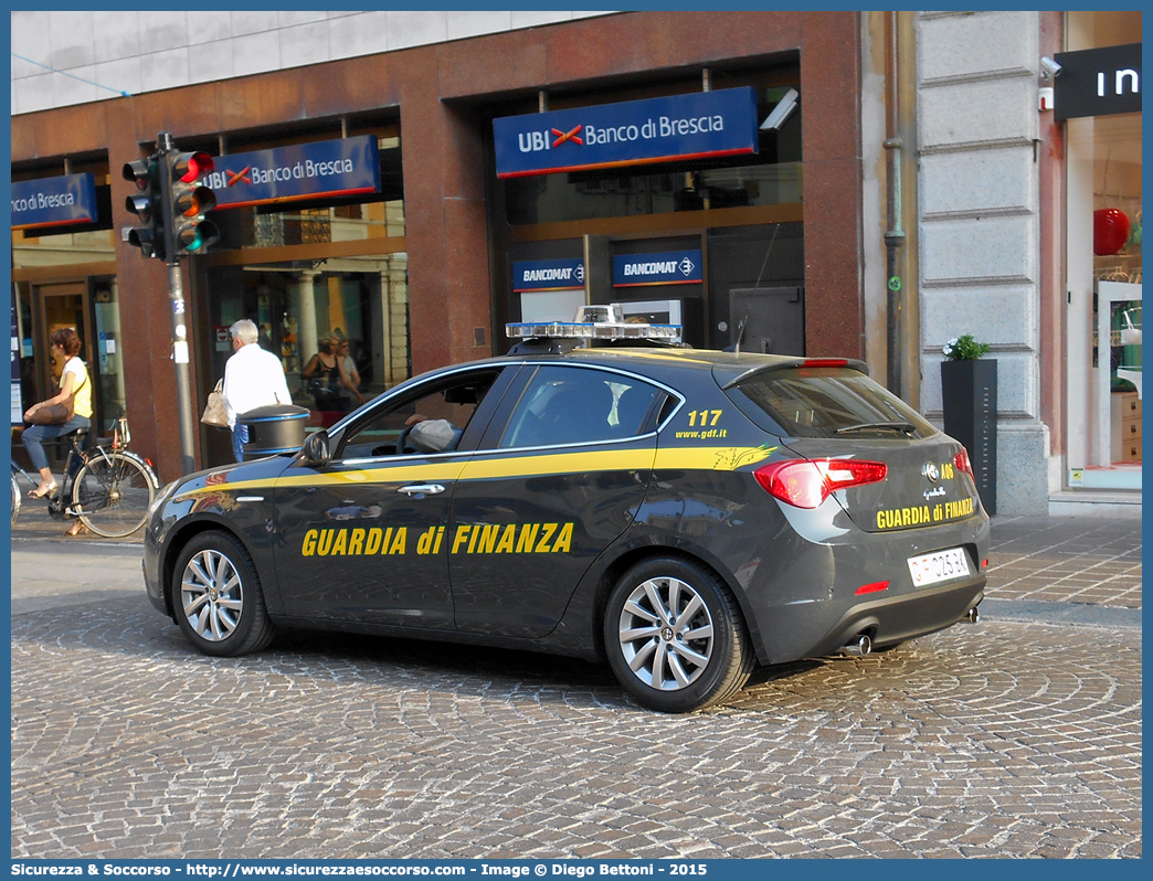 GdiF 025BK
Guardia di Finanza
Alfa Romeo Nuova Giulietta
I serie I restyling
(I fornitura)
Parole chiave: GdiF;GDF;GF;Guardia;Finanza;Alfa;Romeo;Nuova;Giulietta