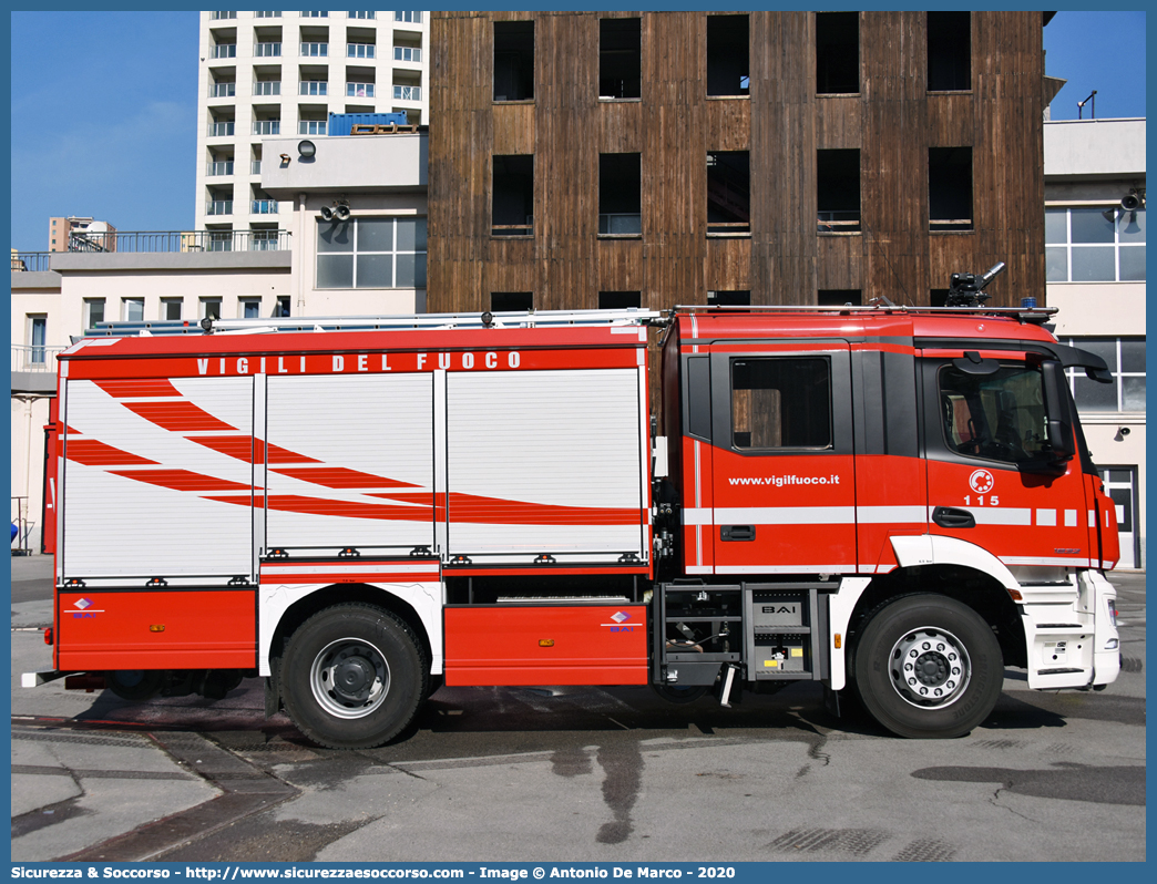 VF 29512
Corpo Nazionale Vigili del Fuoco
Mercedes Benz Arocs 1832
Allestitore BAI S.r.l.
Parole chiave: VVF;V.V.F.;Corpo;Nazionale;Vigili;del;Fuoco;Mercedes Benz;Arocs;1832;Bimodale;BAI;B.A.I.