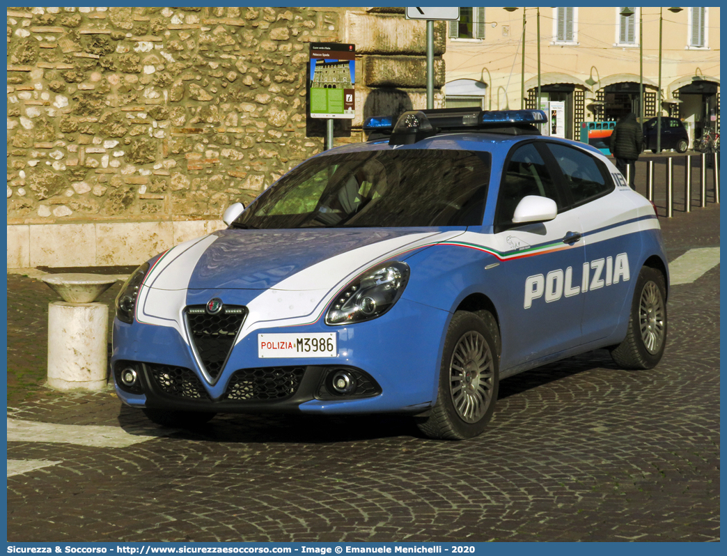 Polizia M3986
Polizia di Stato
Squadra Volante
Alfa Romeo Nuova Giulietta
I serie I restyling
Allestitore Nuova Carrozzeria Torinese S.r.l.
Parole chiave: PS;P.S.;Polizia;di;Stato;Pubblica;Sicurezza;Squadra;Volante;Alfa;Romeo;Nuova;Giulietta