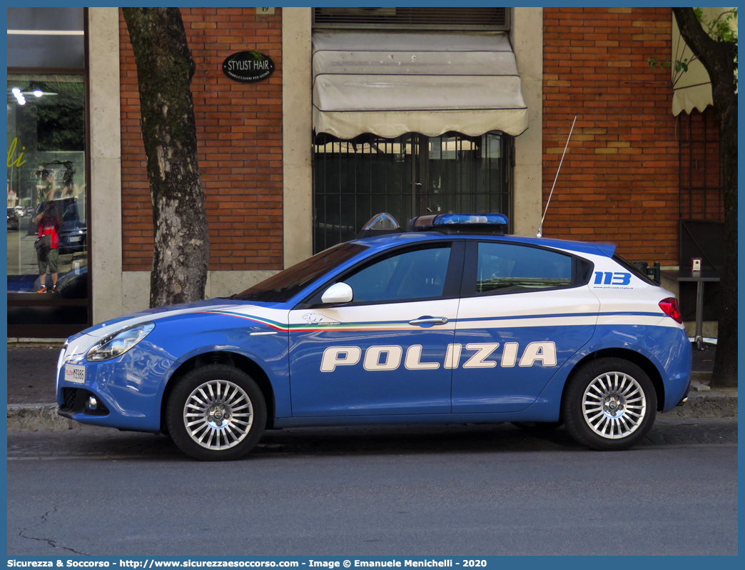 Polizia M3986
Polizia di Stato
Squadra Volante
Alfa Romeo Nuova Giulietta
I serie I restyling
Allestitore Nuova Carrozzeria Torinese S.r.l.
Parole chiave: PS;P.S.;Polizia;di;Stato;Pubblica;Sicurezza;Squadra;Volante;Alfa;Romeo;Nuova;Giulietta