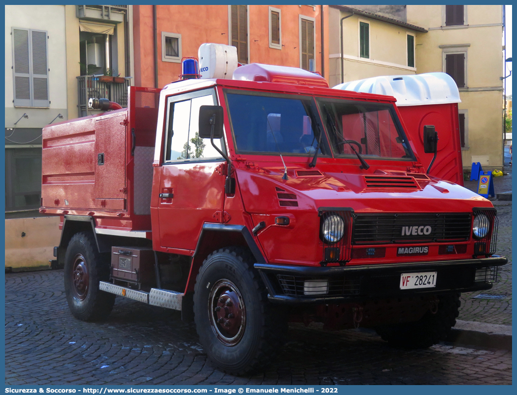 VF 28241
Corpo Nazionale Vigili del Fuoco
Servizio Antincendio Boschivo
Iveco 40.10WM Scout
(variante)
Parole chiave: Corpo;Nazionale;Vigili del Fuoco;Vigili;Fuoco;Iveco;40.10;WM;Scout;VM90;VM 90;AIB;A.I.B.;Servizio;Antincendio;Boschivo