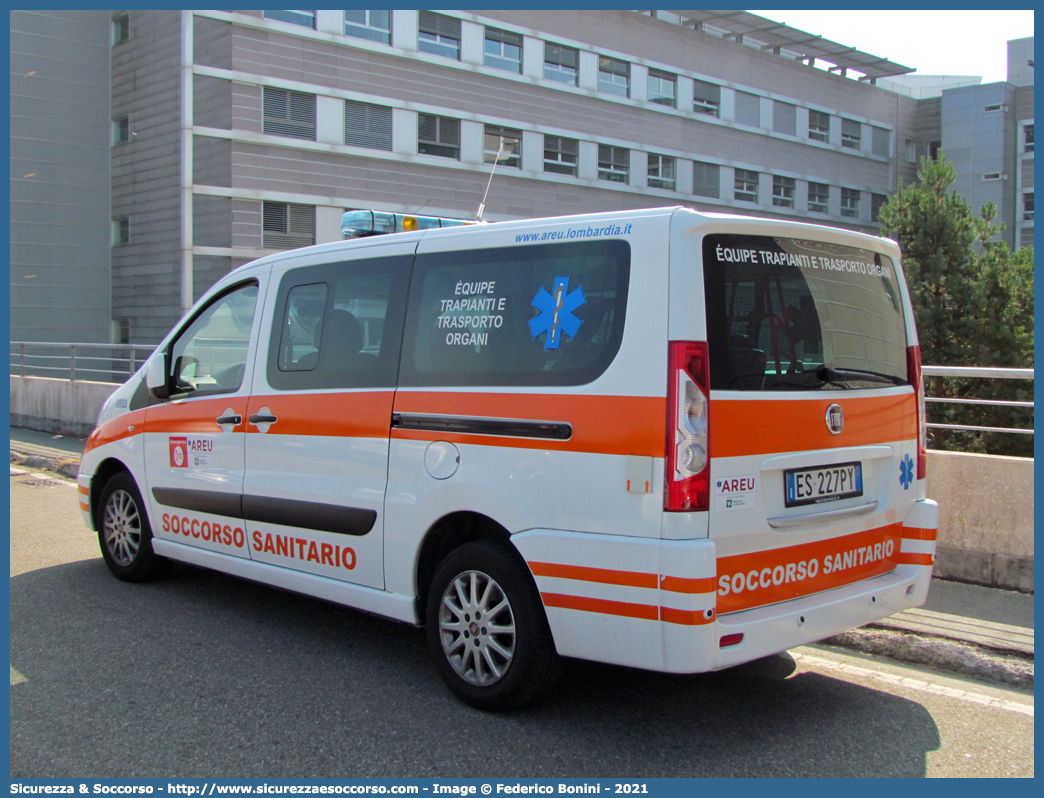 0860
118 Agenzia Regionale Emergenza Urgenza
Regione Lombardia
Fiat Scudo IV serie
Allestitore Aricar S.p.A.
Parole chiave: 118;AREU;A.R.E.U.;S.S.U.Em.;SSUEm;Lombardia;Fiat;Scudo;Aricar