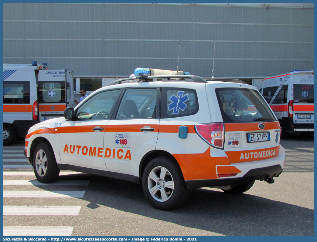 3938
118 Agenzia Regionale Emergenza Urgenza
Regione Lombardia
Subaru Forester V serie
Allestitore Bertazzoni S.r.l.
Parole chiave: 118;AREU;A.R.E.U.;S.S.U.Em.;SSUEm;Lombardia;Automedica;Subaru;Forester;Bertazzoni