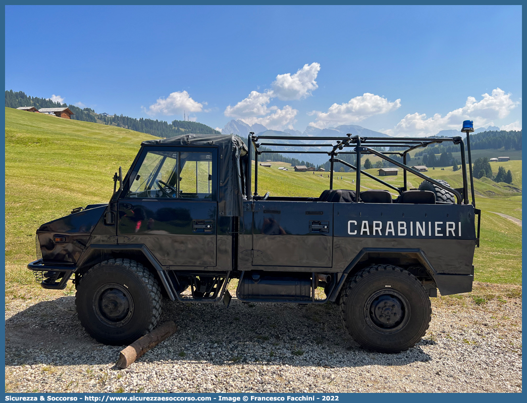 CC AQ945
Arma dei Carabinieri
7° Reggimento Carabinieri "Trentino-Alto Adige"
Iveco VM90T

Parole chiave: CC;C.C.;Arma;dei;Carabinieri;7;Reggimento;Trentino;Alto;Adige;Iveco;VM90T