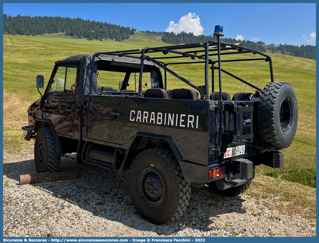 CC AQ945
Arma dei Carabinieri
7° Reggimento Carabinieri "Trentino-Alto Adige"
Iveco VM90T

Parole chiave: CC;C.C.;Arma;dei;Carabinieri;7;Reggimento;Trentino;Alto;Adige;Iveco;VM90T