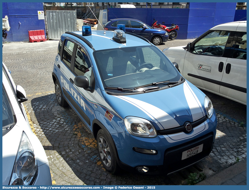 Polizia H9548
Polizia di Stato
Polizia Ferroviaria
Fiat Nuova Panda 4x4 II serie
Parole chiave: PS;P.S.;Polizia;di;Stato;Ferroviaria;Polfer;Fiat;Nuova;Panda;4x4